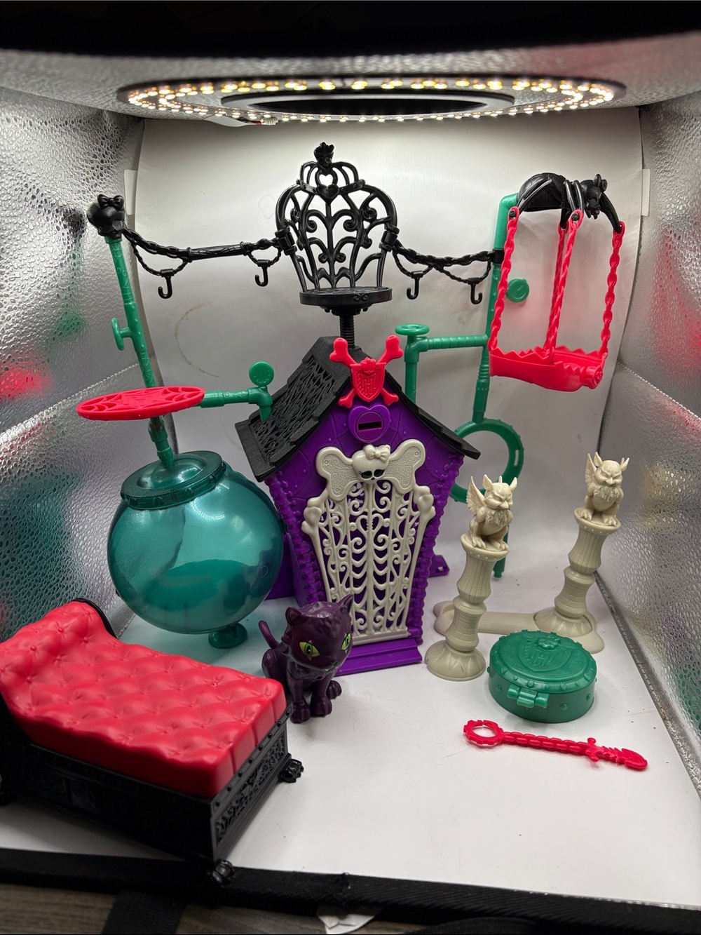 MONSTER HIGH Doll Secret Creepers Crypt playset with Cat Pet